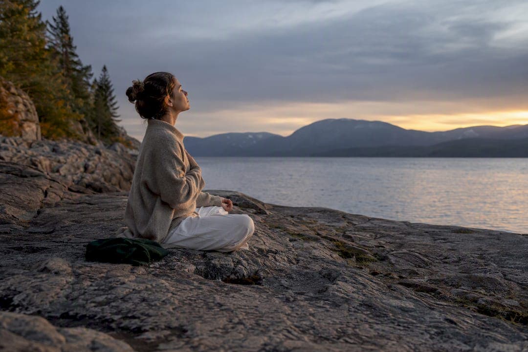 Ten Minute Lakeside Breathwork for Wellness Stays