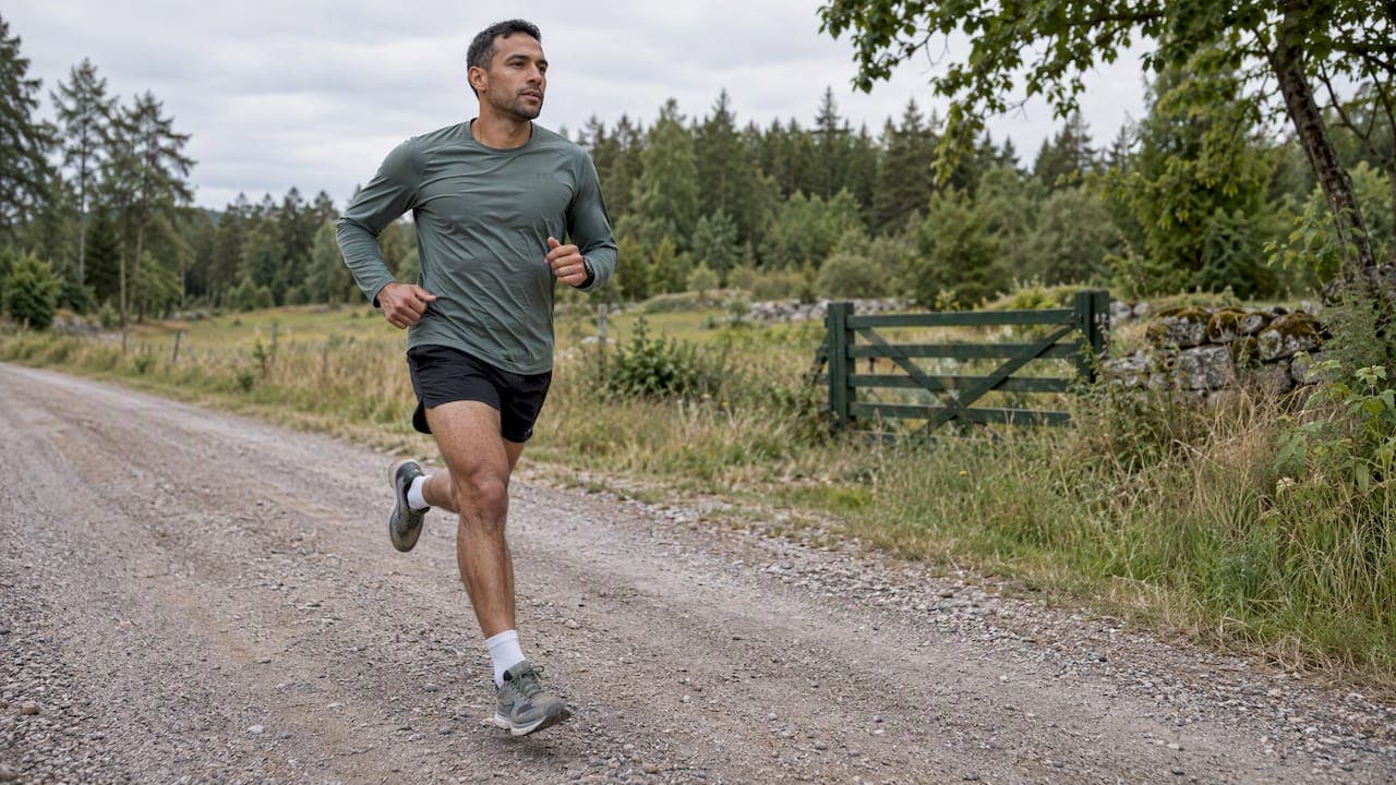 Running on gravel roads: shoes, pace and safety in Sweden